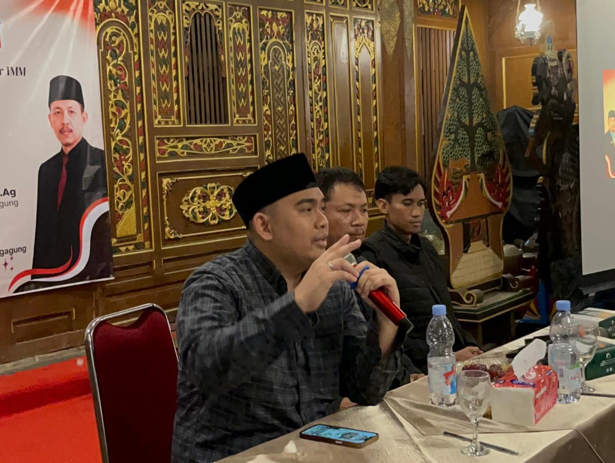 Rijal Abdullah Panaskan Forum Seminar Kebangsaan IMM Tulungagung: Bongkar Politik Abu-Abu, Narasi Kekuasaan, hingga Revolusi Kognitif ke-6