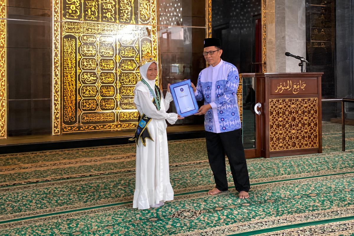 Lahirkan Generasi Qurani, SD Muhammadiyah 1 Tulungagung Gelar Wisuda Tahfidz di Masjid Al-Fattah