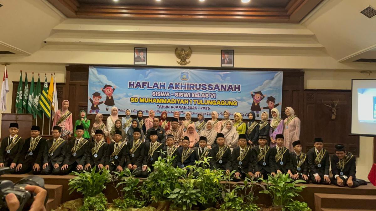 Momen Haru dan Bangga, SD Muhammadiyah 1 Tulungagung Wisuda Siswa pada Haflah Akhirusanah ke-18