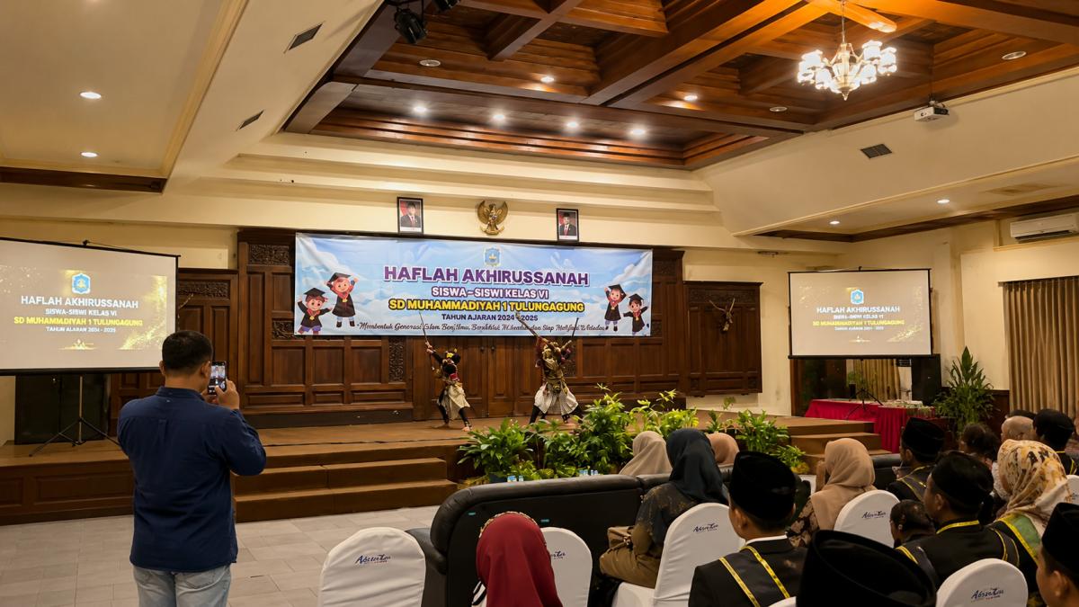 Lazismu, Hadrah, dan Tapak Suci Meriahkan Haflah Akhirusanah ke-18 SD Muhammadiyah 1 Tulungagung